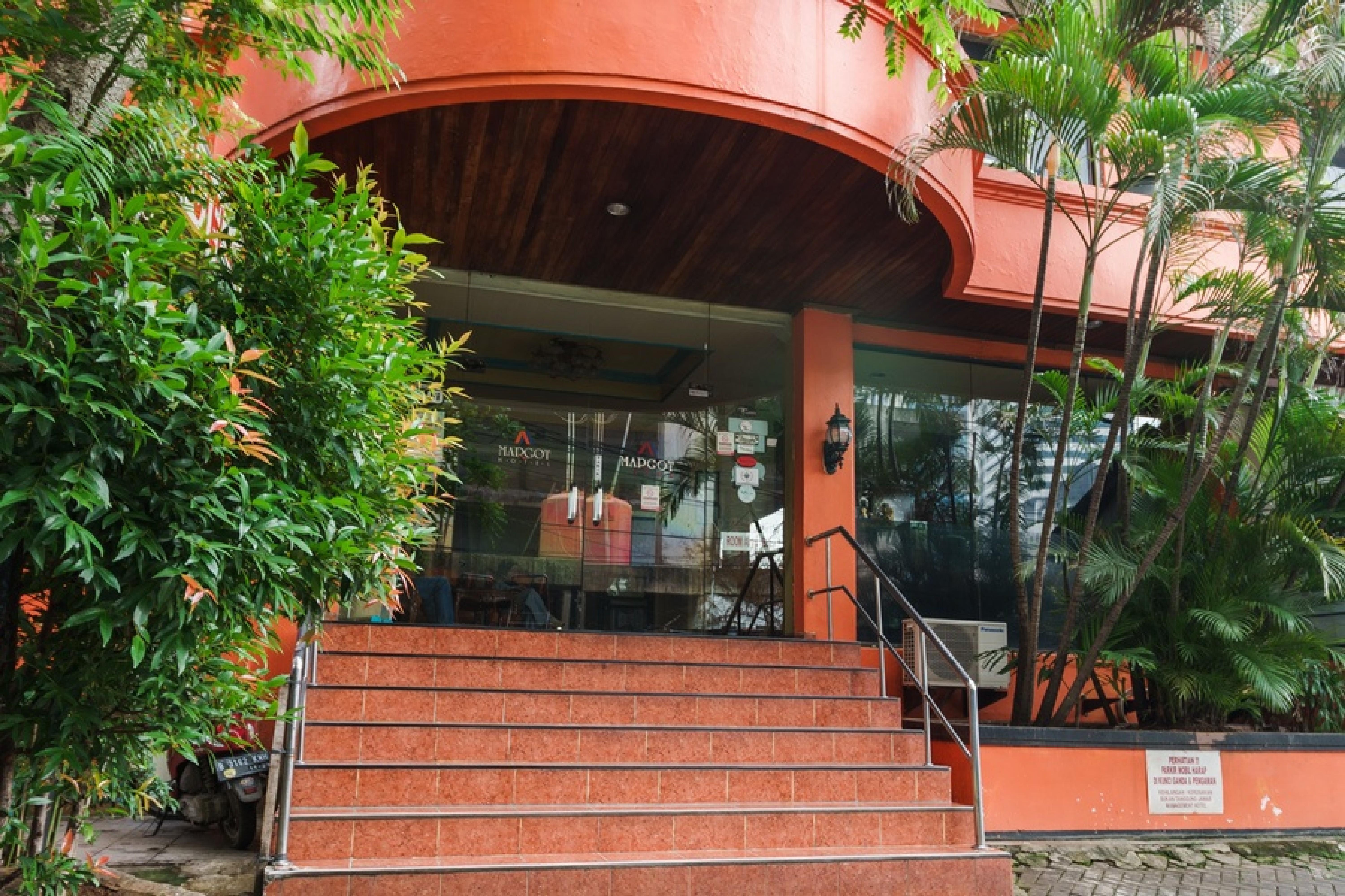 Reddoorz @ Jalan Jaksa Hotel Jakarta Exterior photo